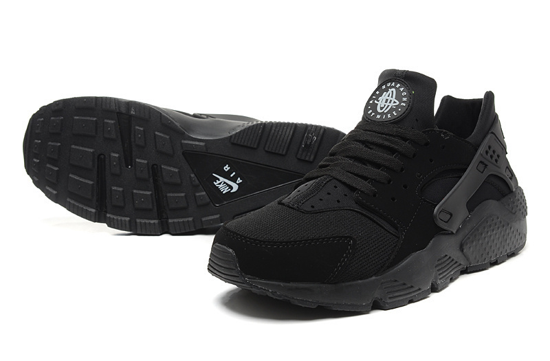 Nike huarache clearance triple black